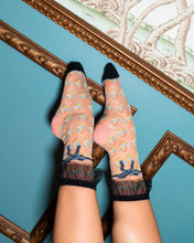 Load image into Gallery viewer, Repeat Floral Ruffle Sheer Crew Sock
