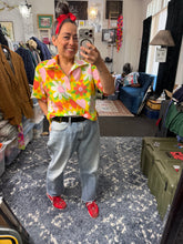 Load image into Gallery viewer, Love &amp; Peace Pullover Top Medium