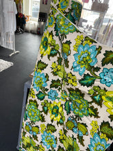 Load image into Gallery viewer, 70s Floral Vintage Upholstery Fabric