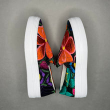 Load image into Gallery viewer, La Playa Slip Ons